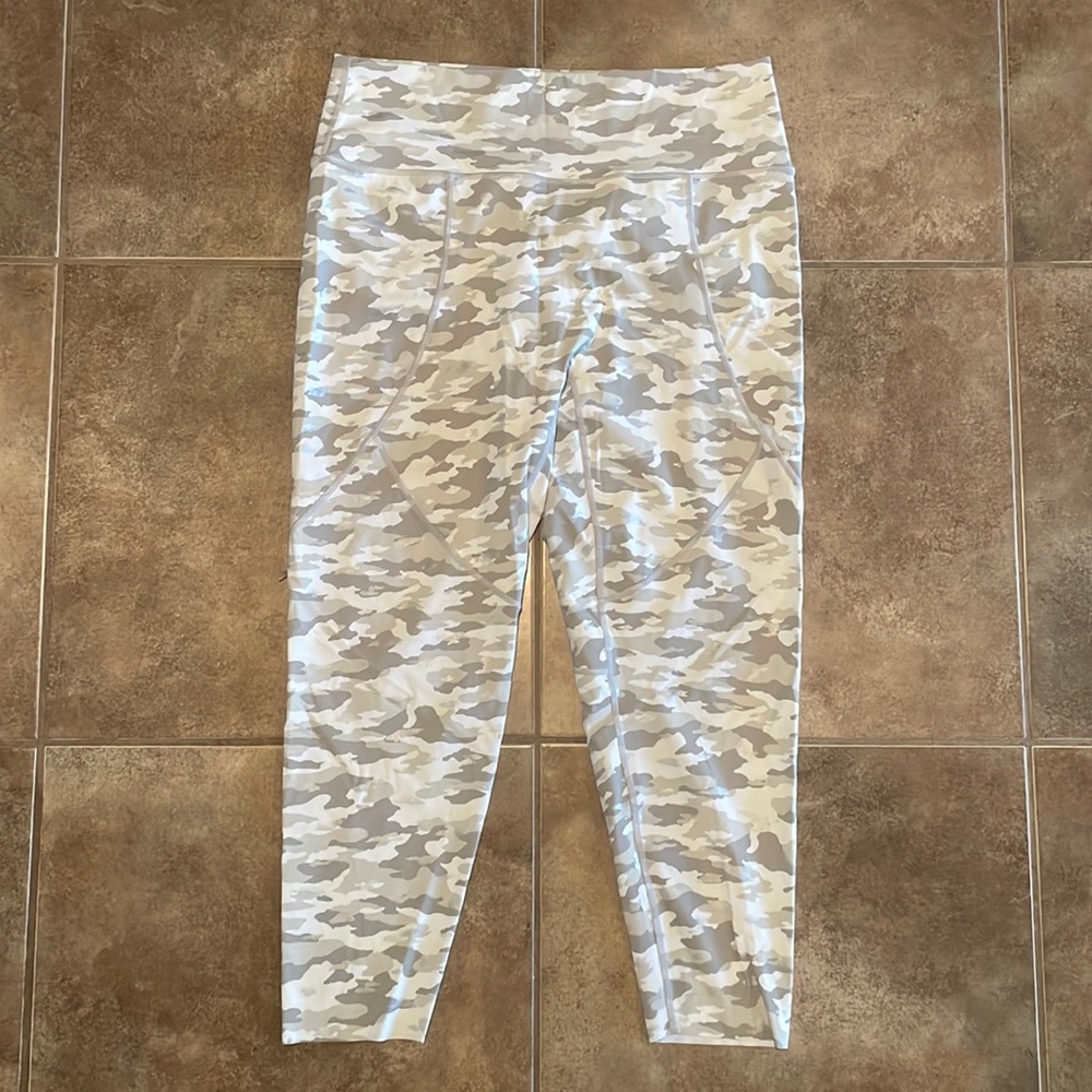 Aerie Move Camo High Wasted Leggings